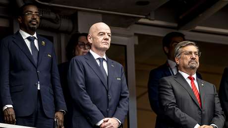 Infantino rompe el silencio tras polémica llamada con Trump por caso de tarjeta roja