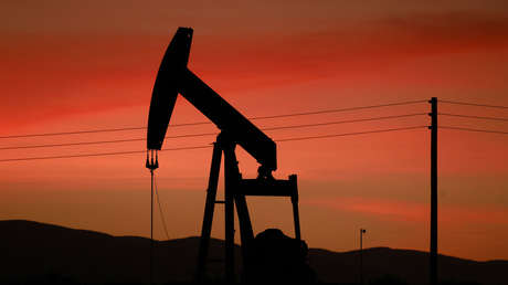 EAU habría aumentado su producción de petróleo a un nivel récord tras abandonar la OPEP