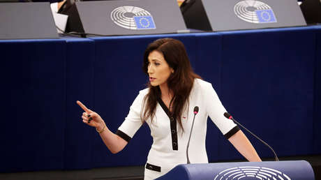 "¡No me dejaré intimidar!": eurodiputada polaca reacciona a su inclusión en la 'lista negra' de Kiev