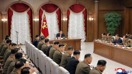 Kim Jong-un impulsa la transformación radical de la posición de la Armada de la RPDC