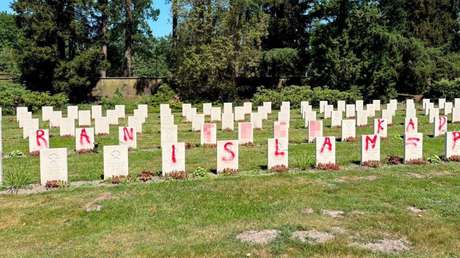 Vandalizan más de 100 tumbas de soldados soviéticos en un cementerio de Europa