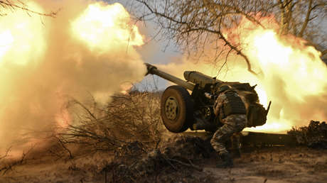Con armas de alta precisión: Rusia lanza ataques grupales contra objetivos militares en Ucrania