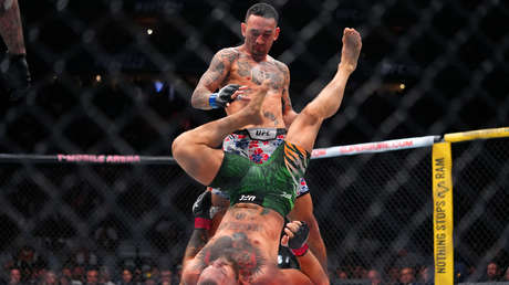 Noche para el olvido: el regreso de Conor McGregor tras 5 años termina en desastre (VIDEO)