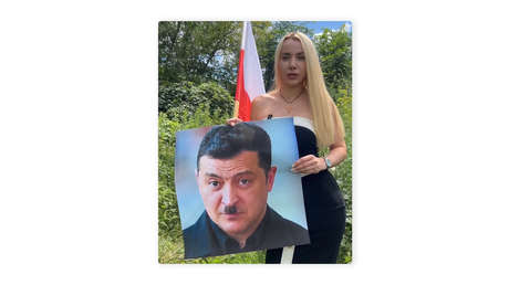 VIDEO: Candidata polaca tira a 'Zelenski-Hitler' al basurero