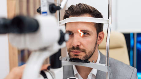 Le crece un bulto en el ojo y descubre que es algo aterrador