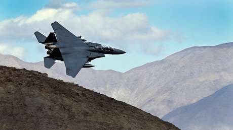 Irán dice haber destruido un F-15 y un sistema de radar de EE.UU.
