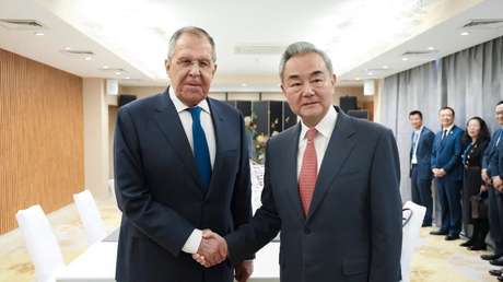 Lavrov se reúne con el canciller chino en medio de crecientes tensiones en el mundo