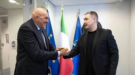 Un país de la OTAN ofrece empleo al cesado ministro de Defensa de Zelenski y Zajárova reacciona