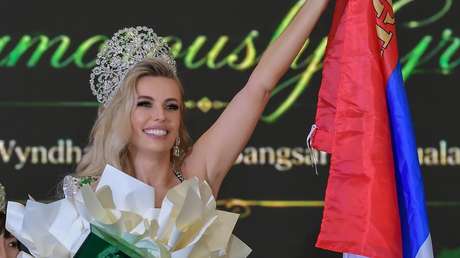 Madre rusa de cuatro hijos gana el concurso 'Señora Tierra 2026' en Malasia