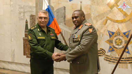 VIDEO: Moscú recibe a delegación sudafricana encabezada por jefe militar