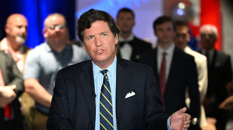 Tucker Carlson destroza a una persona clave en Occidente por su gestión del covid-19