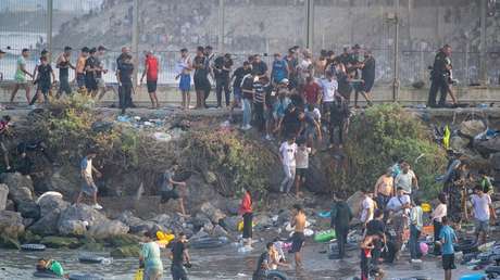 Muertos, Ejército desplegado y persecuciones: caos por entrada descontrolada de migrantes a España