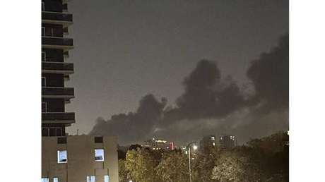 Explosiones sacuden un puerto en Oriente Medio (VIDEO)