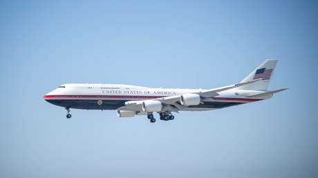 Exsecretario de la Fuerza Aérea filtra capacidades del avión de Trump y afronta consecuencias