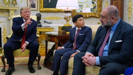 "Cállate, reportas noticias falsas": Trump regaña y manda a callar a una reportera (VIDEO)