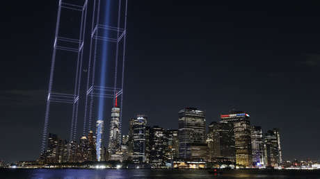 VIDEO: Drones recrean las Torres Gemelas sobre Nueva York en vísperas del 25.º aniversario del 11-S