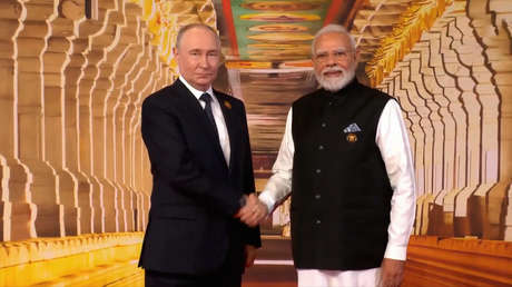 VIDEO: Modi da la bienvenida a Putin a la cumbre de los BRICS en Nueva Delhi