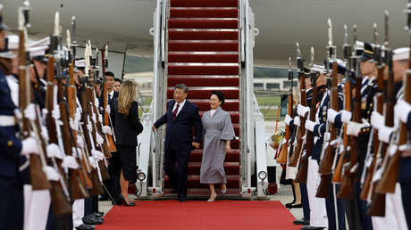 Alfombra roja, cazas y guardia de honor: así le da Trump la bienvenida a Xi en EE.UU. (VIDEOS)