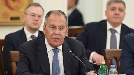 Lavrov da una conferencia de prensa tras su intervención ante la ONU