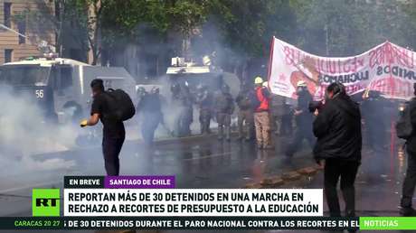 Reportan más de 30 detenidos en una marcha en rechazo a recortes presupuestarios en la educación en Chile