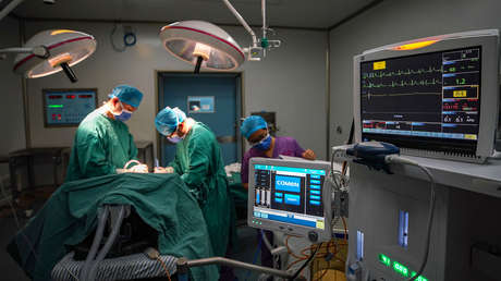 Médicos chinos realizan una cirugía sin precedentes a un feto: ¿en qué consistió?