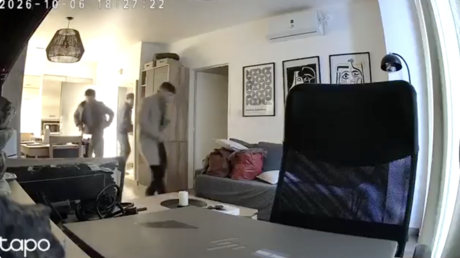 Roban una casa mientras los dueños veían la despedida de Messi y una cámara los deja al descubierto (VIDEO)
