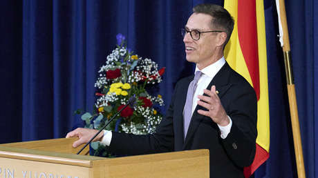Presidente finlandés bromea de manera peculiar con el rey de España