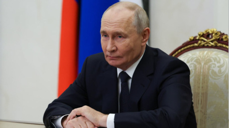 Putin comenta su llamada telefónica con Trump