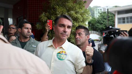 Flávio Bolsonaro tiene un 'as' bajo la manga para extender su mandato si gana elecciones en Brasil